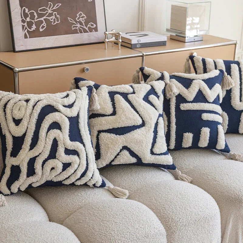 Housse de Coussin Forme Organique Brodé Bleu & Blanc