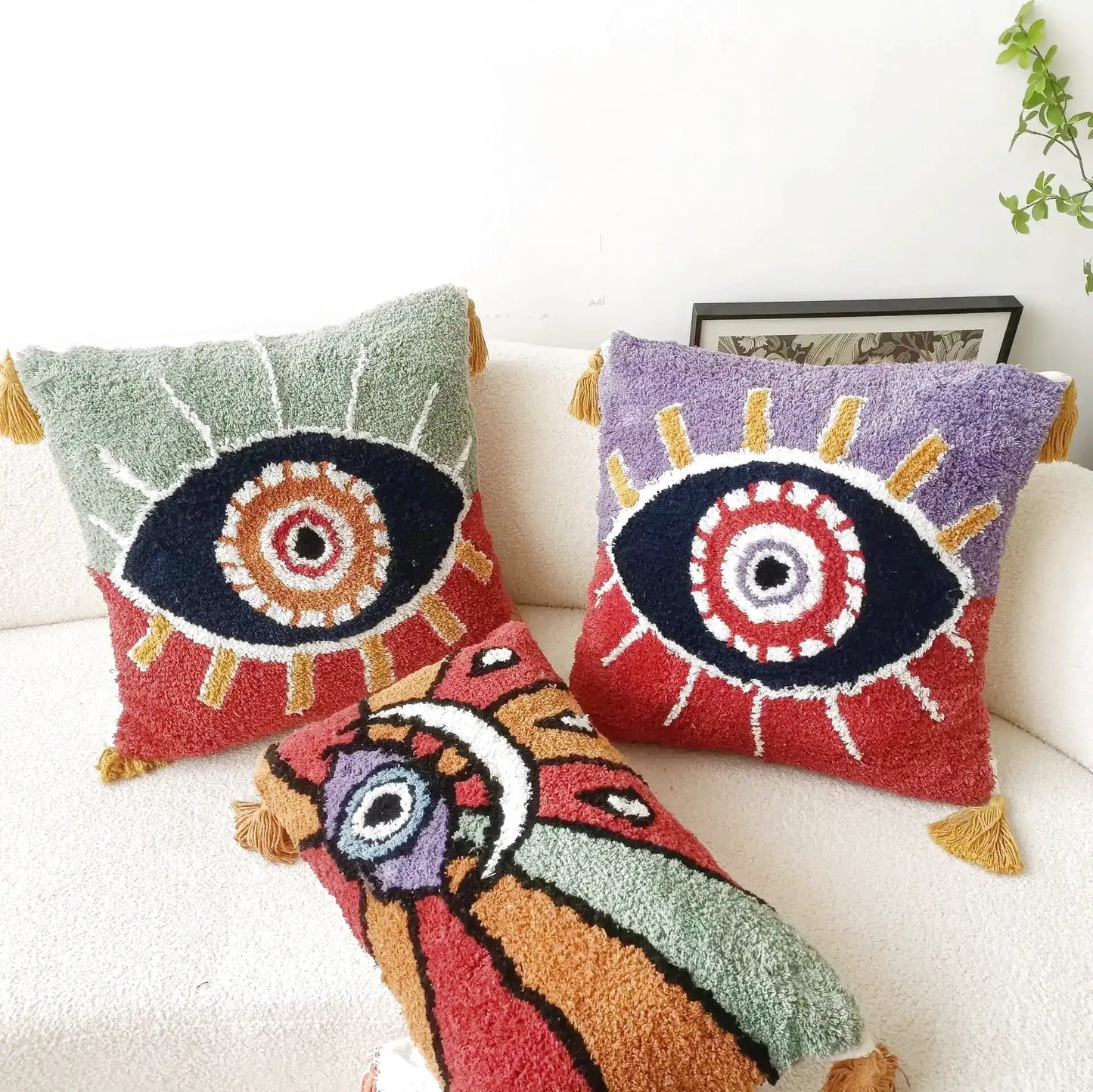 Housse de Coussin Œil Brodé Divers Coloris